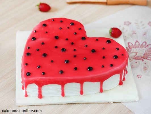 Designer cake #sueberrybirthdaycake #lovecake #sueberry #cakeslayer🎂🔪🎂🔌  board, stencil, balls, palms, acrylic, and @colour.mill from…