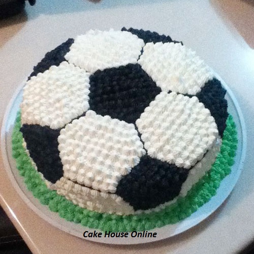 Football Pitch Theme Cake | Farah's Dessert Heaven – FARAH'S DESSERT HEAVEN