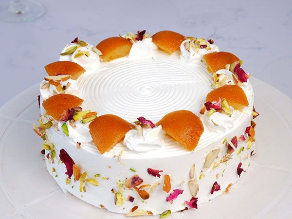 Gulab Jamun Cake | Gulab Jamun Cake Decoration | How to make Gulab Jamun  Cake | Recipe | Cake, Gulab jamun cake recipe, Cake decorating